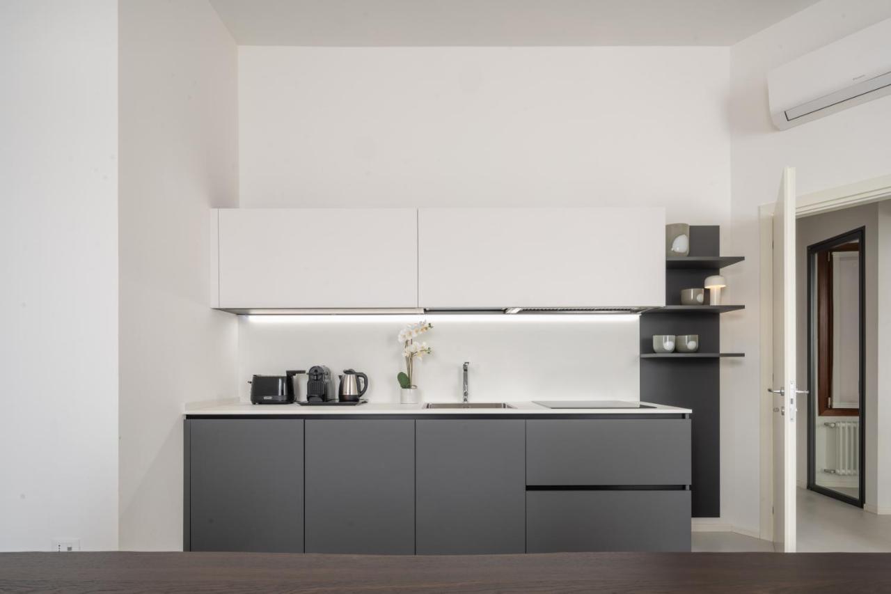 Design Apartment With Balcony On The Grand Canal R&R Venice Exterior photo